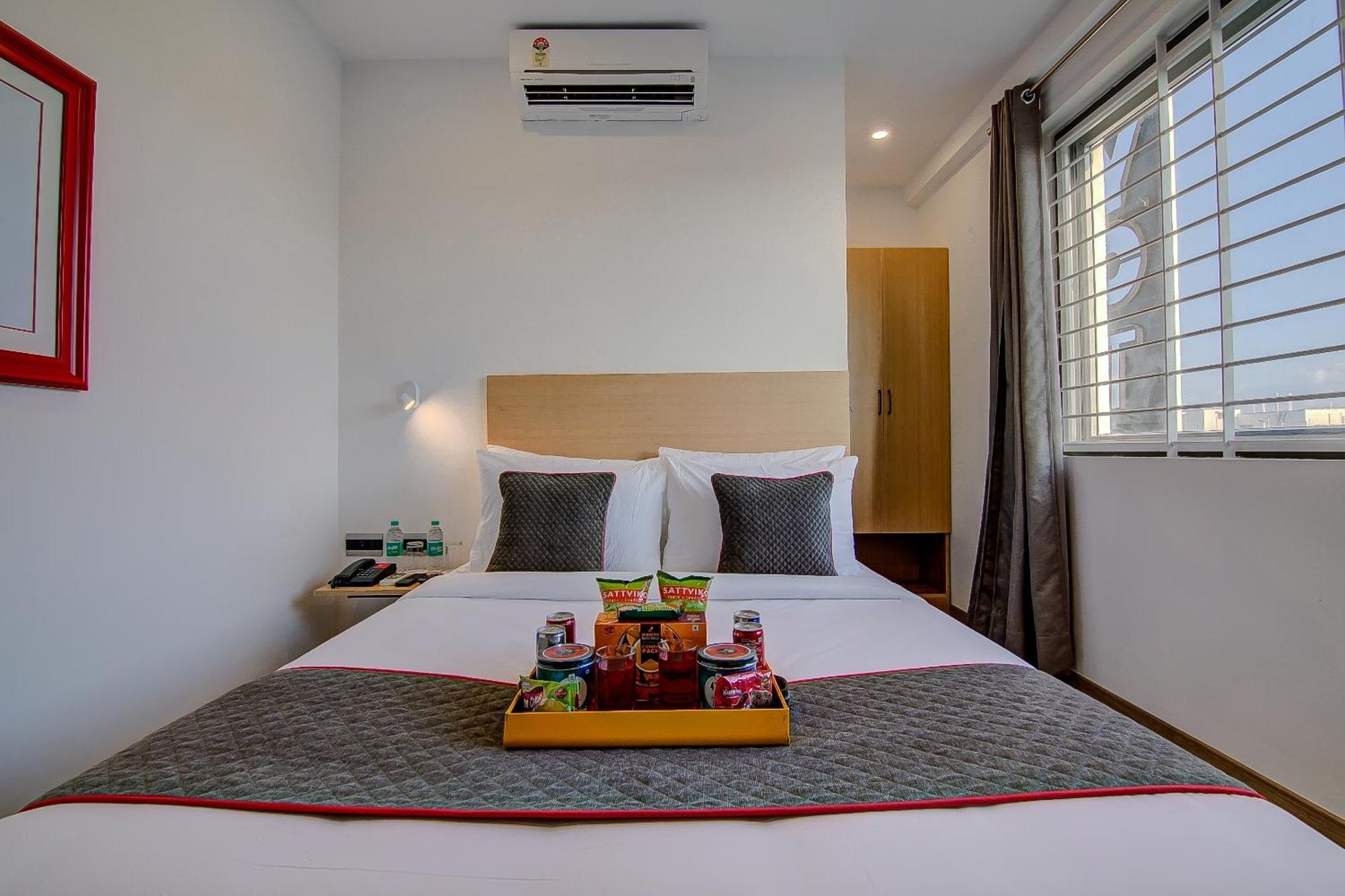 Super Townhouse Global Village Tech Park Near Kengeri Bus Terminal Metro Station Бенґалуру Екстер'єр фото