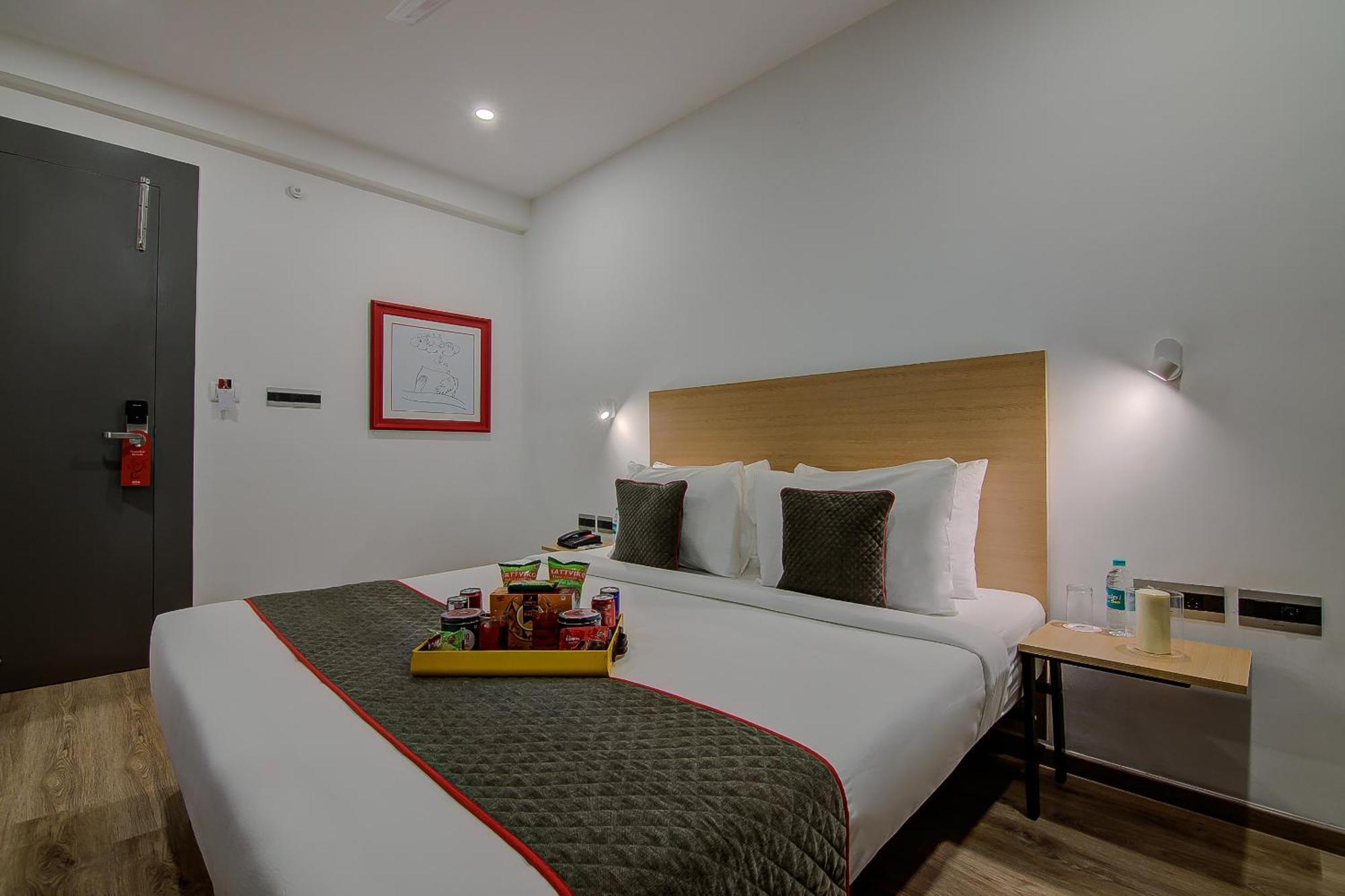 Super Townhouse Global Village Tech Park Near Kengeri Bus Terminal Metro Station Бенґалуру Екстер'єр фото